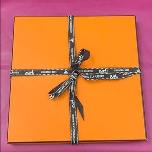Hermès scarf box & ribbon